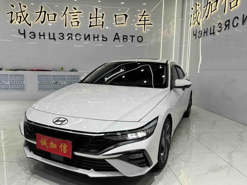 Hyundai Elantra, 2023
