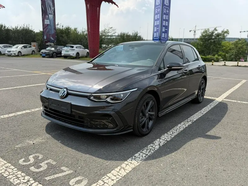 Volkswagen Golf 280TSI DSG R-Line, 2023 — фото 1