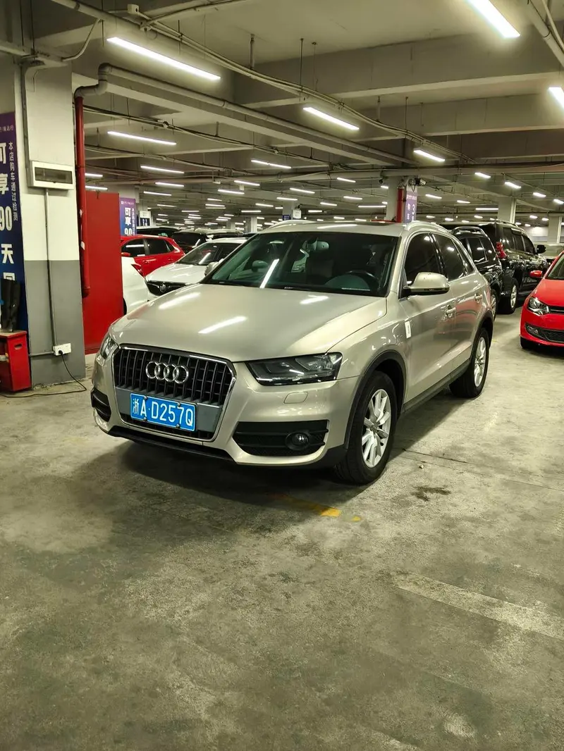 Audi Q3, 2013