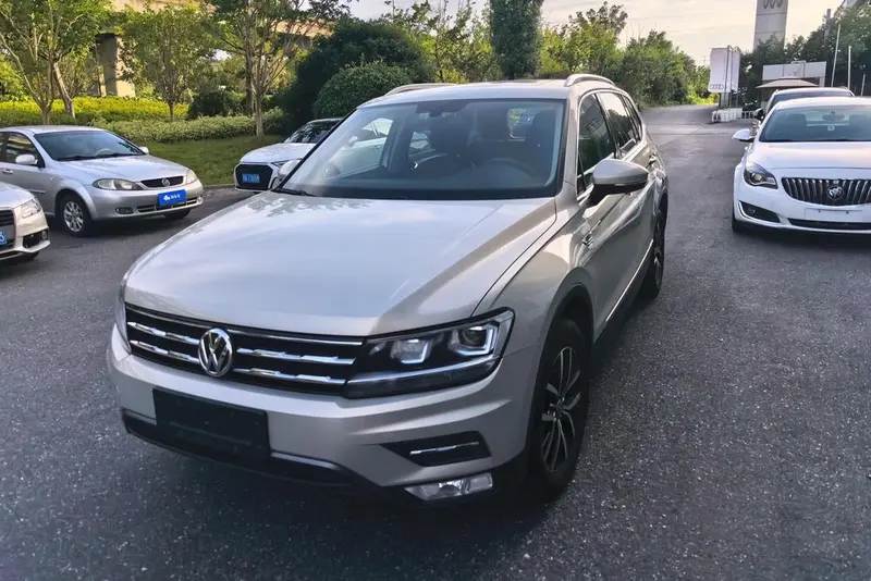 Volkswagen Tiguan L 330TSI Auto 2WD Luxury Edition, 2018 — фото 1