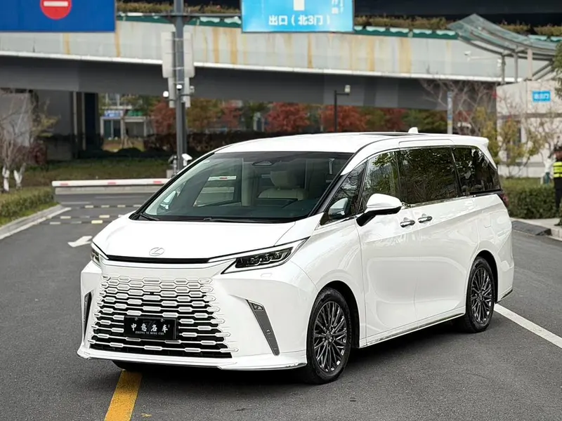 Lexus LM, 2023