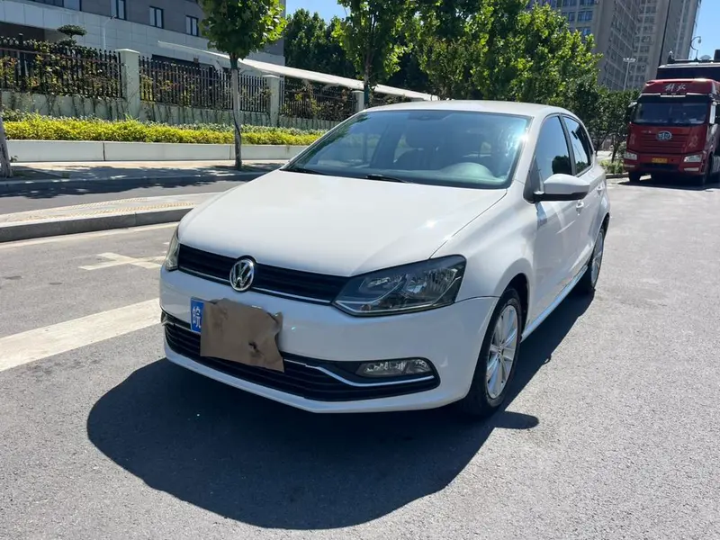Volkswagen Polo 1.4L Auto Style Version, 2016 — фото 1