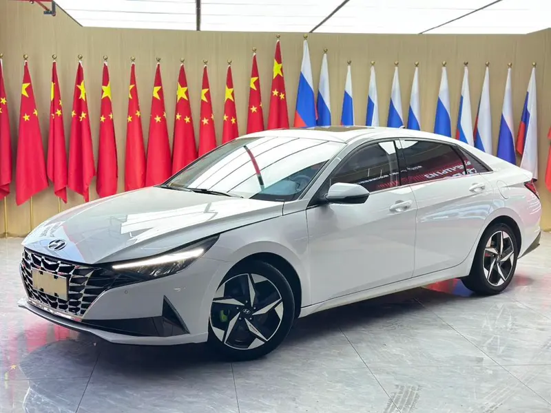 Hyundai Elantra 1.5L CVT LUX Premium Edition, 2021 — фото 1