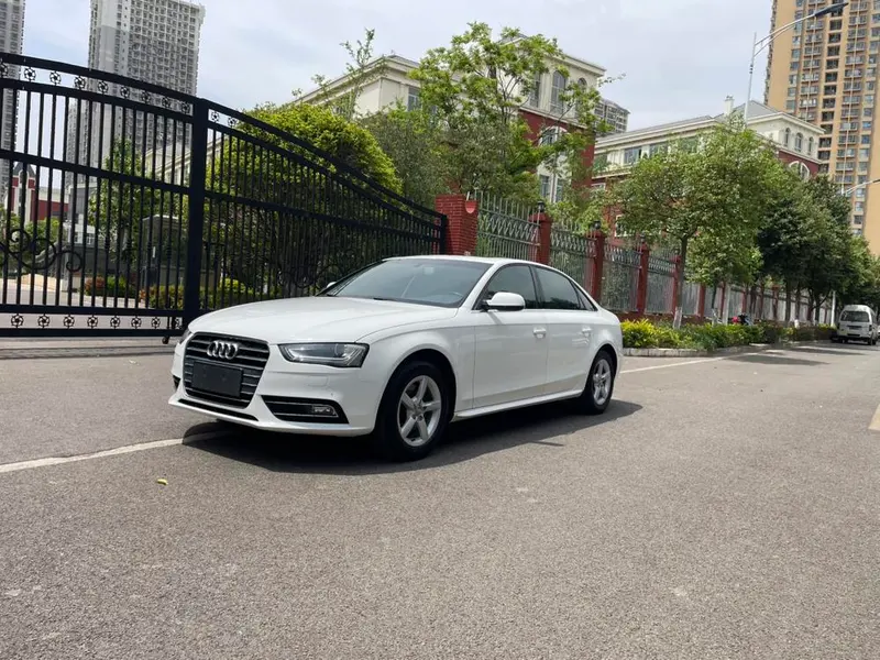 Audi A4L 35 TFSI Auto Standard Version, 2013 — фото 1