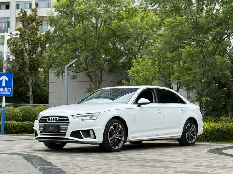 Audi A4L 40 TFSI Fashion Version CN5, 2019 — фото 1