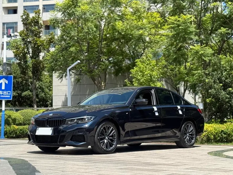 BMW 3-Series, 2022