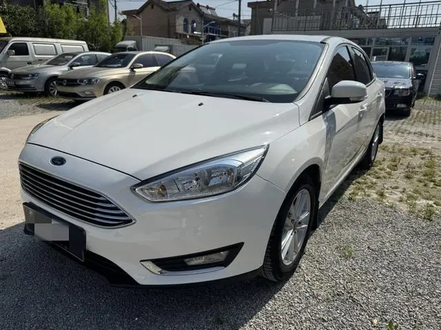 Ford Focus Sedan 1.6L Auto Style Version, 2015 — фото 1