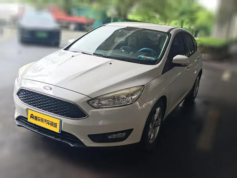 Ford Focus Hatchback 1.6L Auto Comfort Version Edition, 2017 — фото 1