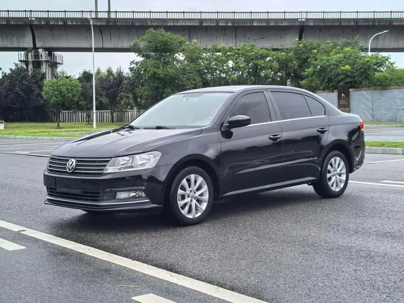 Volkswagen Lavida 1.6L Auto Comfort Edition, 2015 — фото 1