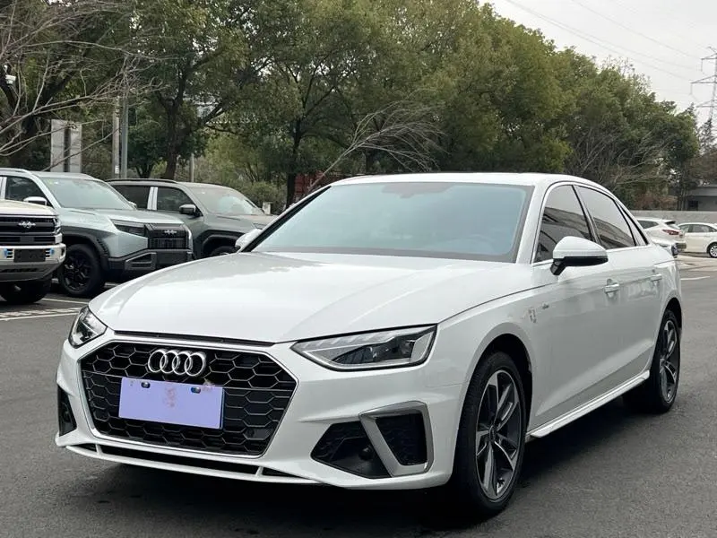 Audi A4L 40 TFSI Fashion Version, 2022 — фото 1