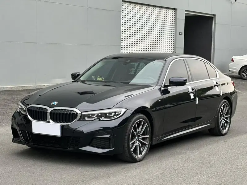BMW 3-Series, 2022