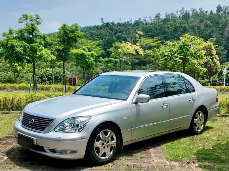 Lexus LS, 2005