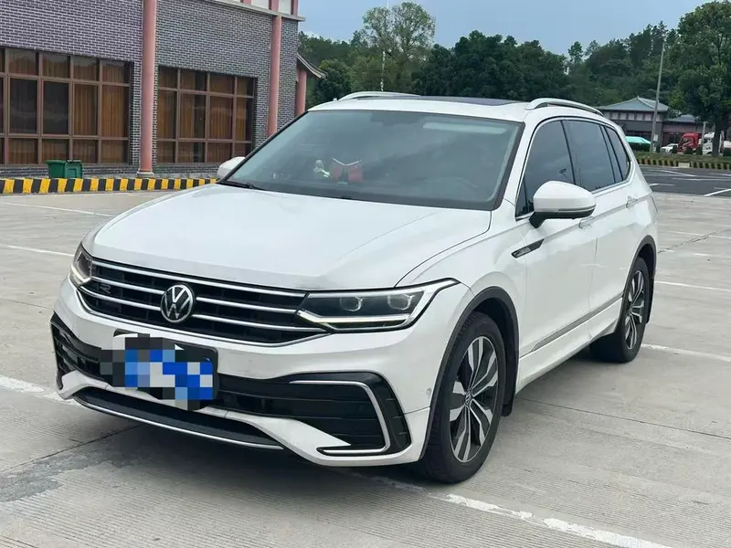 Volkswagen Tiguan L 330TSI Auto 2WD R-Line Edition, 2022 — фото 1
