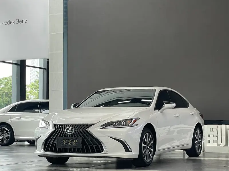 Lexus ES 200 Refined Edition, 2024 — фото 1