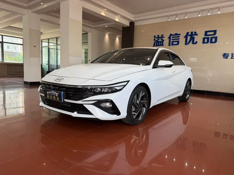 Hyundai Elantra 1.5L CVT LUX Premium Edition, 2023 — фото 1
