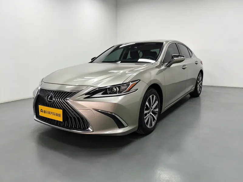 Lexus ES 300h Edition CN6, 2018 — фото 1