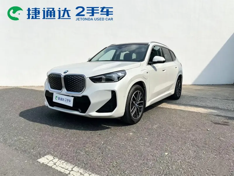 BMW iX1, 2025