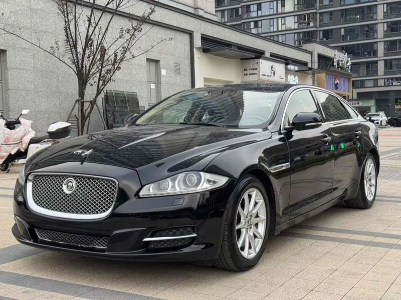 Jaguar XJ, 2012