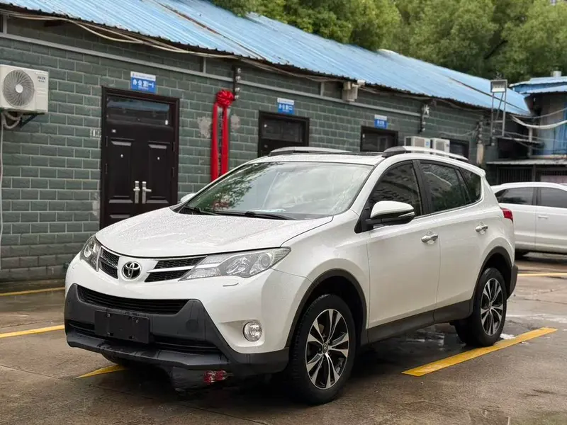 Toyota RAV4 2.5L Auto 4WD Elite Edition, 2015 — фото 1