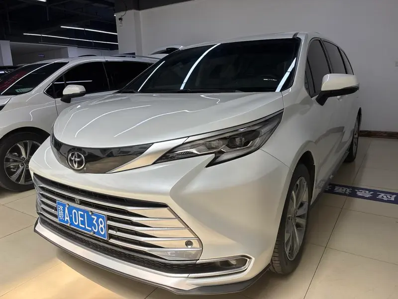 Toyota Sienna, 2024