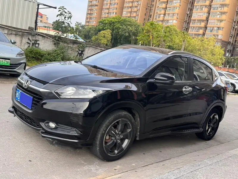 Honda Vezel 1.8L CVT 2WD Luxury Version, 2015 — фото 1