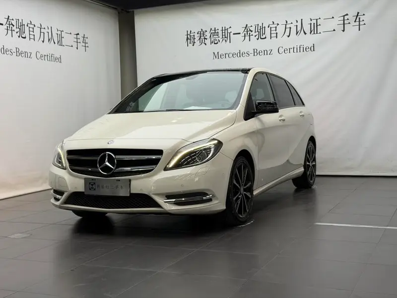 Mercedes-Benz B-Class B 260, 2013 — фото 1