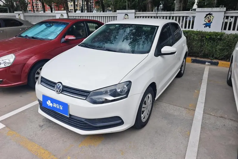 Volkswagen Polo 1.4L Manual Style Version, 2016 — фото 1