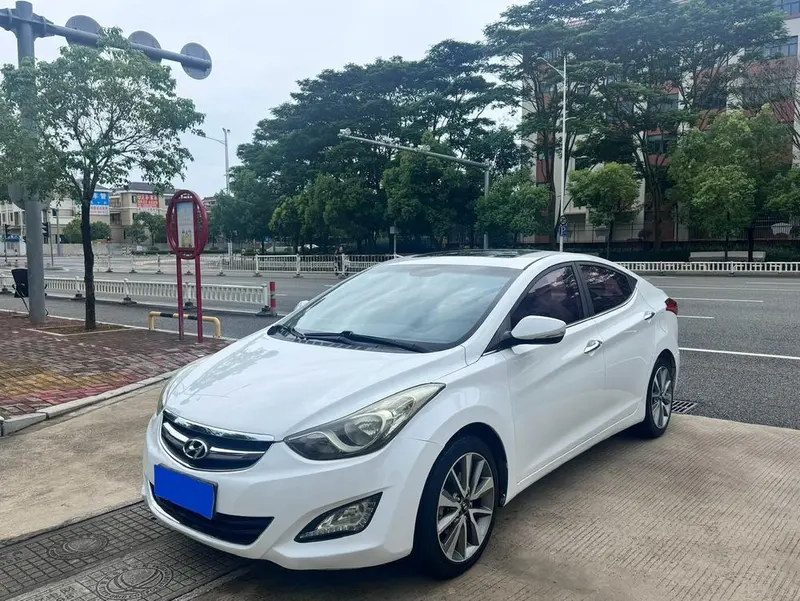 Hyundai Elantra Langdong, 2015