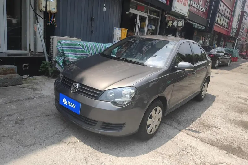 Volkswagen Polo Dynamic 1.4L Manual Edition, 2011 — фото 1