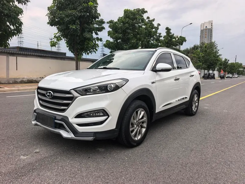 Hyundai Tucson 1.6T Dual Clutch 2WD Smart Version, 2015 — фото 1