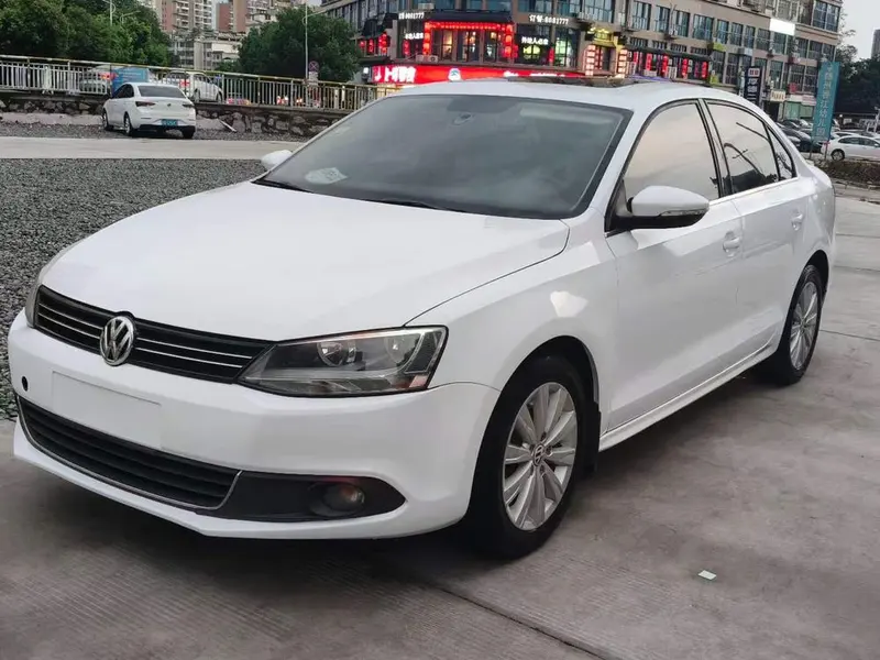 Volkswagen Sagitar, 2014