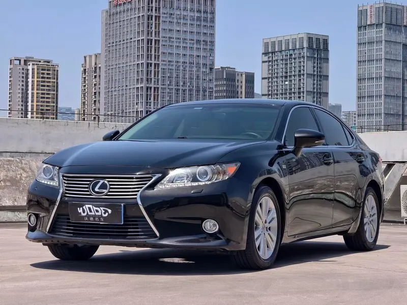 Lexus ES, 2013