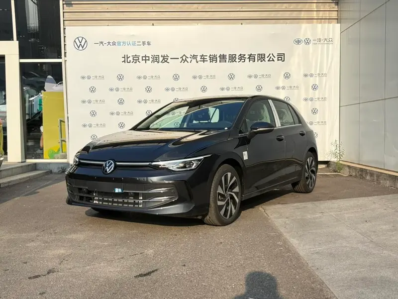 Volkswagen Golf, 2025