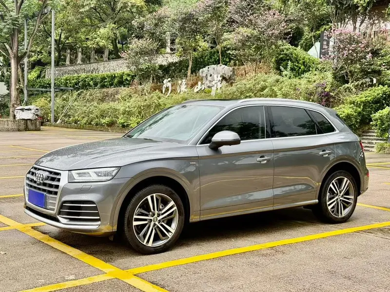 Audi Q5L, 2020