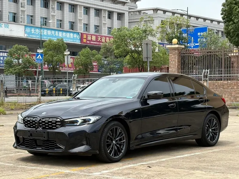 BMW 3-Series, 2023