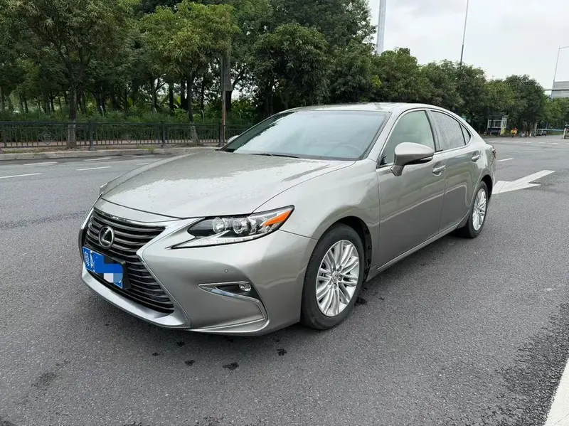 Lexus ES 200 30 Anniversary Edition, 2017 — фото 1