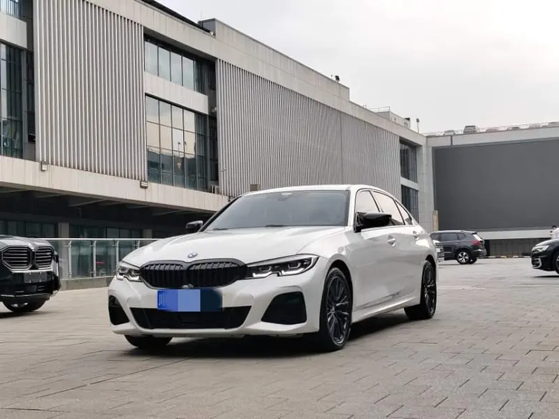 BMW 3-Series, 2022