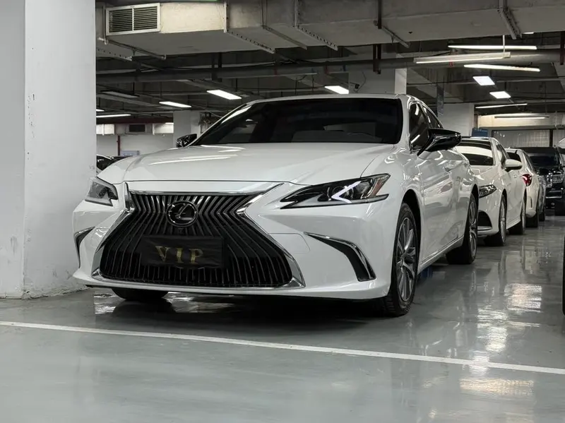 Lexus ES, 2021