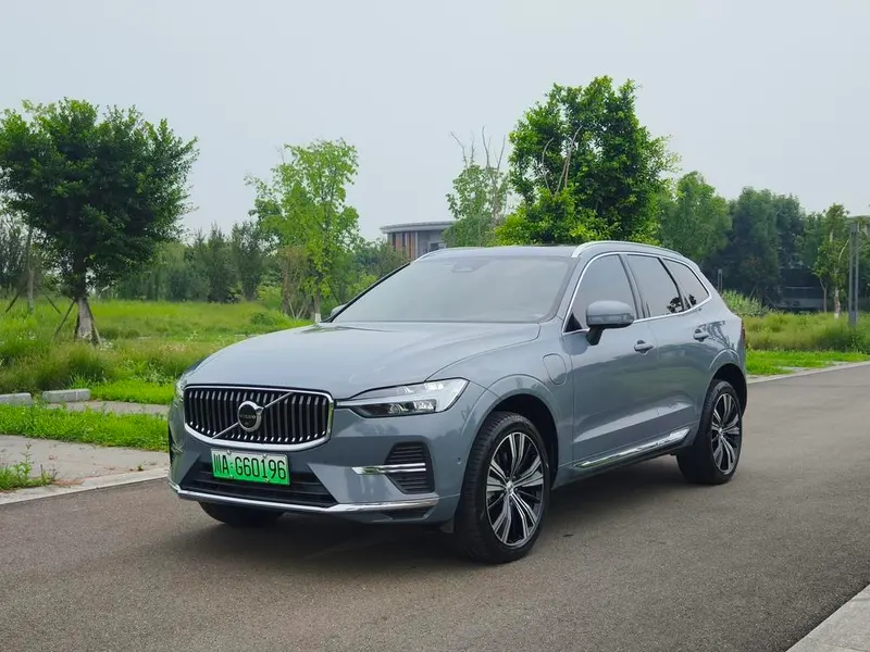 Volvo XC60 PHEV T8 4WD Long Range Luxury Edition, 2023 — фото 1