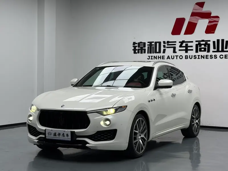 Maserati Levante 3.0T 350Hp Sport Edition, 2018 — фото 1