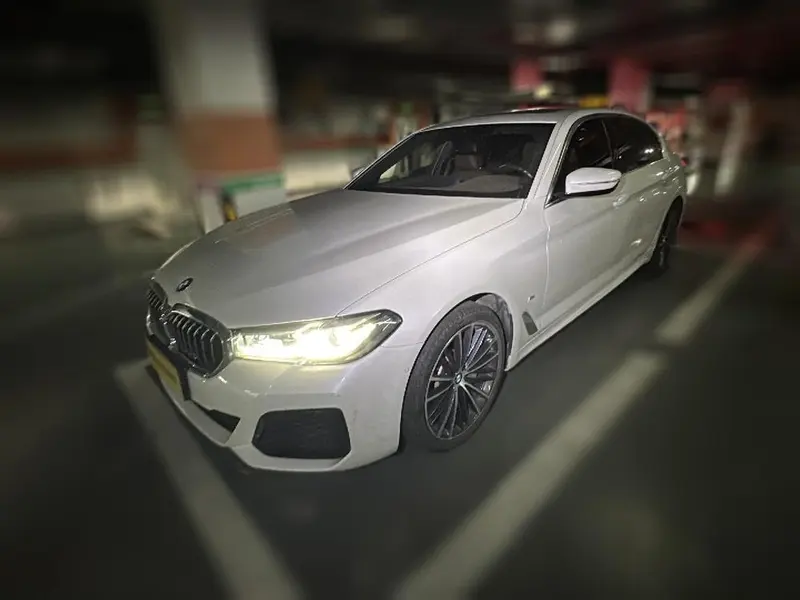 BMW 5-Series, 2022