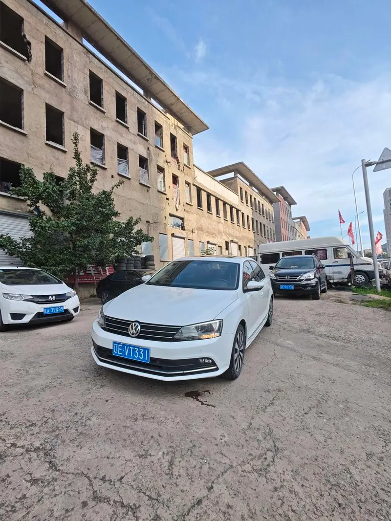 Volkswagen Sagitar, 2015