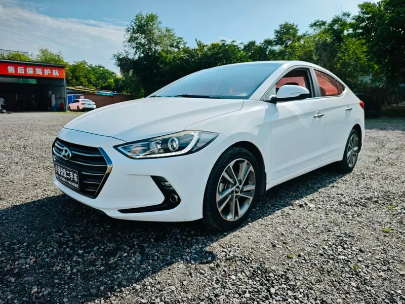 Hyundai Elantra Lingdong, 2016
