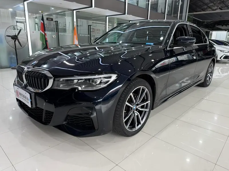 BMW 3-Series, 2022