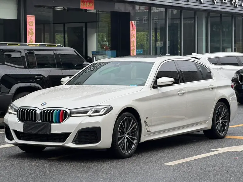 BMW 5-Series, 2021