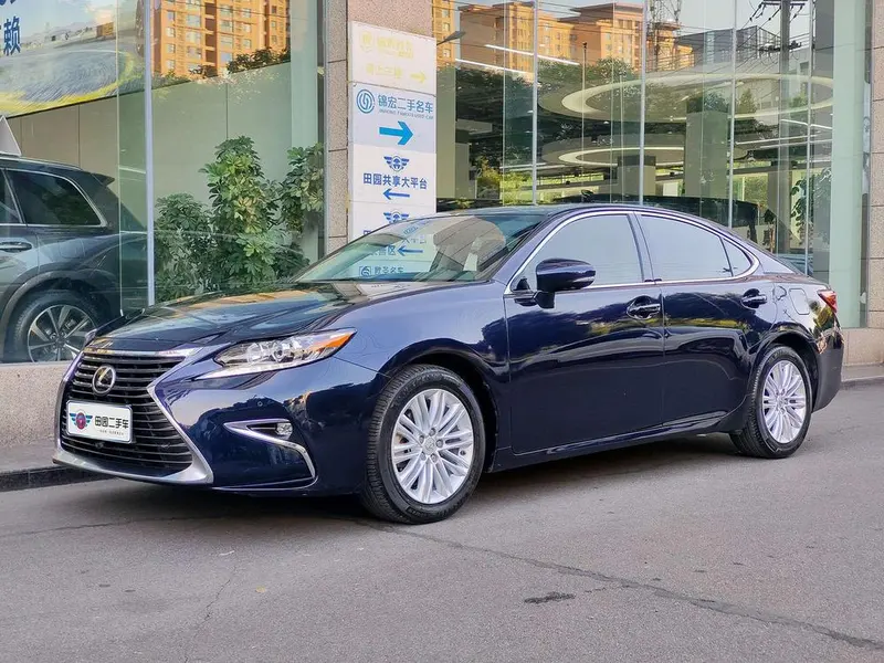 Lexus ES, 2015