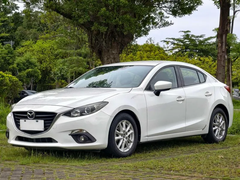 Mazda 3 Axela, 2016