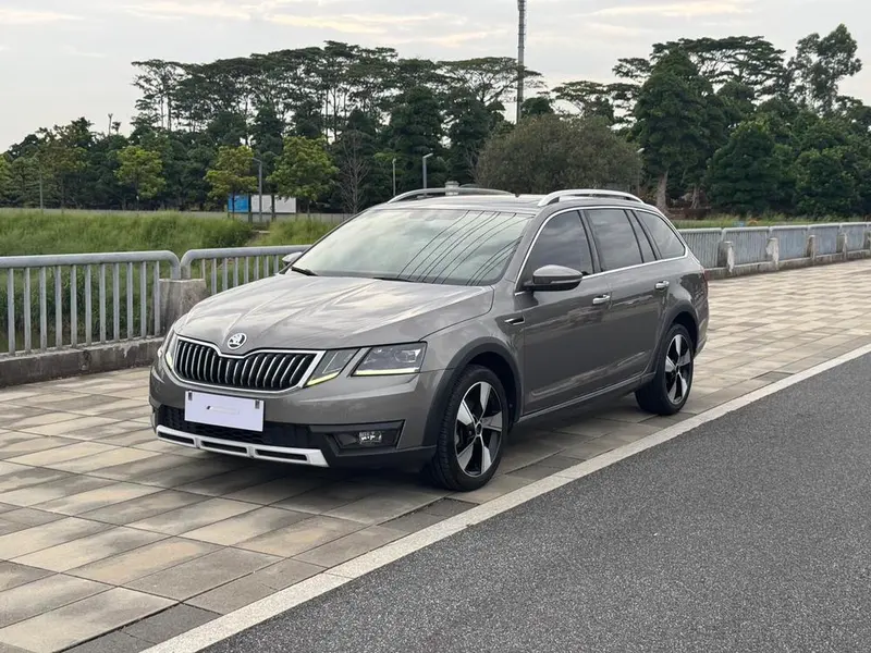 Skoda Octavia 旅行车 TSI280 DSG Флагман, 2018 — фото 1