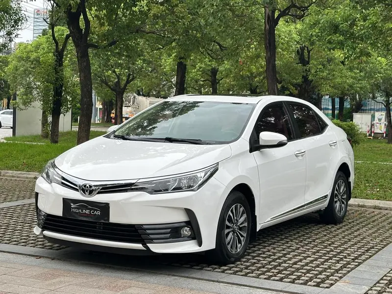 Toyota Corolla 1.2T S-CVT GL-i Edition CN5, 2018 — фото 1