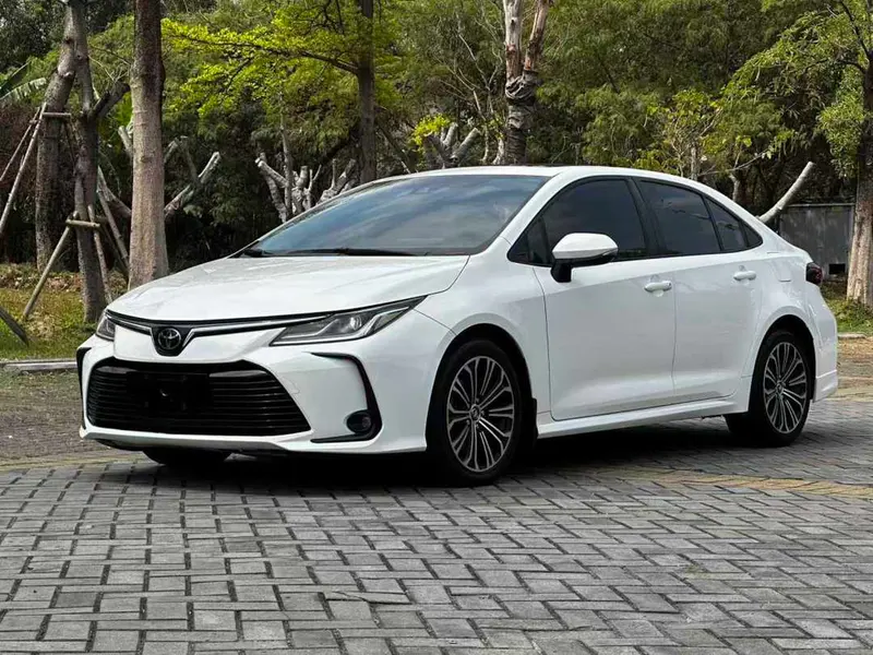 Toyota Corolla 1.2T S-CVT Sport Edition, 2019 — фото 1